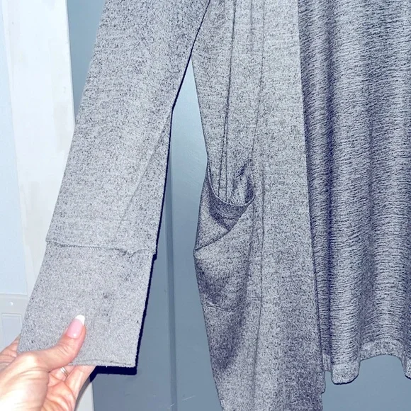 Long Sleeve Cardigan w/pockets - Picture 2 of 7